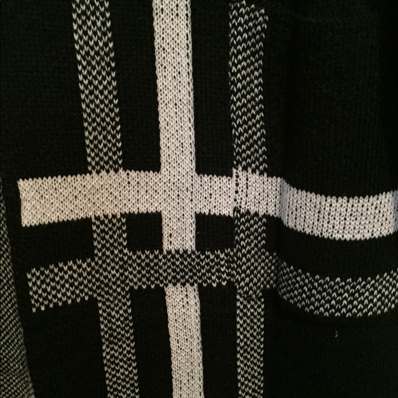 Black design long cardigan - Picture 4 of 5